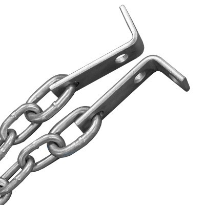 Cadeias de metal prateado com ganchos em ângulo nas extremidades