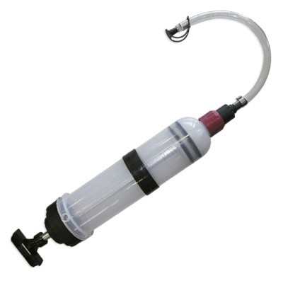 Pistola de óleo transparente com cabo flexível em fundo branco