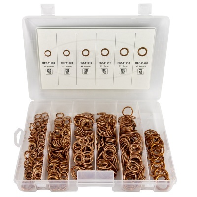 Caixa plástica com anilhas de cobre organizadas por tamanhos