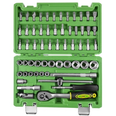 Conjunto completo de ferramentas em estojo verde com chave de catraca e acessórios