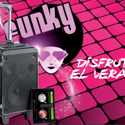 Coluna portátil preta com rodas e comando em fundo rosa com padrão e texto FUNKY e DISFRUTA EL VERANO