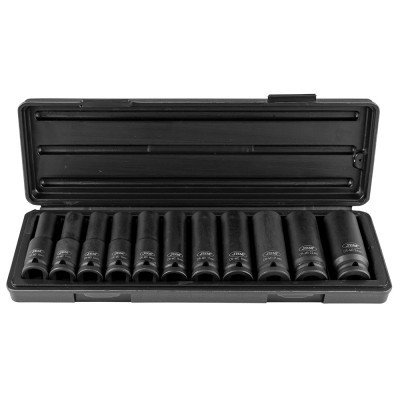 Conjunto de chaves de caixa numa caixa preta aberta