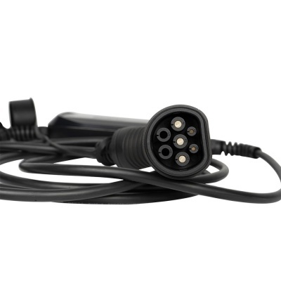 Cabo de carregamento para veículo elétrico preto com conector de cinco pinos
