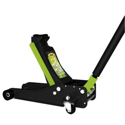 Macaco hidráulico preto e verde com etiqueta amarela