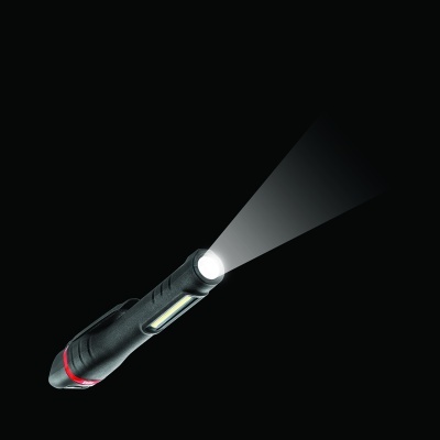 lanterna preta com luz branca acesa e detalhe vermelho