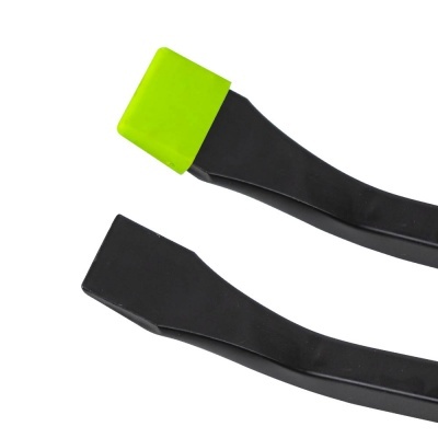 Pinças pretas com ponta verde fluorescente