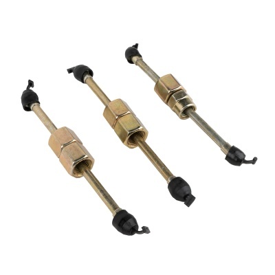 Três cabos metálicos com porcas douradas e pontas de borracha preta