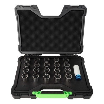 Conjunto de soquetes em mala preta com alça verde