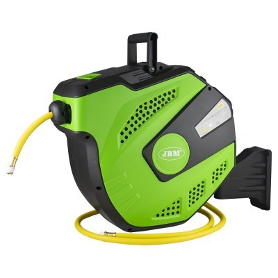 Carretel de mangueira verde e preto com mangueira amarela e texto JBM