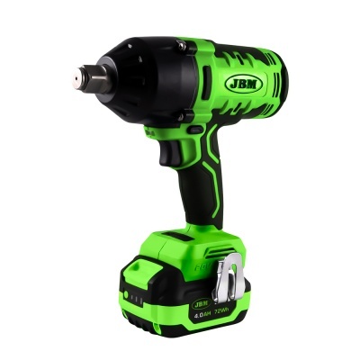 Chave de impacto verde e preta da marca JBM com bateria e clip