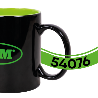 Caneca preta com interior verde, logótipo JBM verde, número 54076 em verde