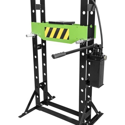 Prensa hidráulica preta e verde com alavanca