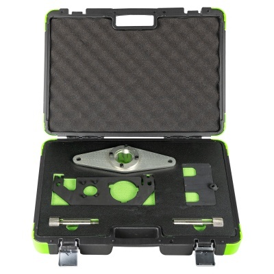 Conjunto de ferramentas metálicas em estojo preto e verde com espuma amortecedora