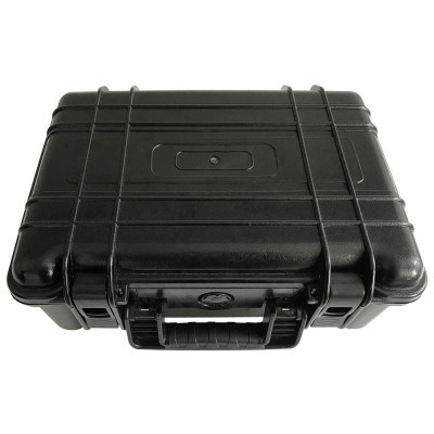 Mala rígida preta com alça e fechos, vista superior