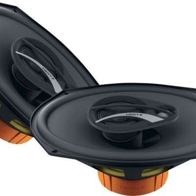 Par de colunas ovaladas pretas com base laranja