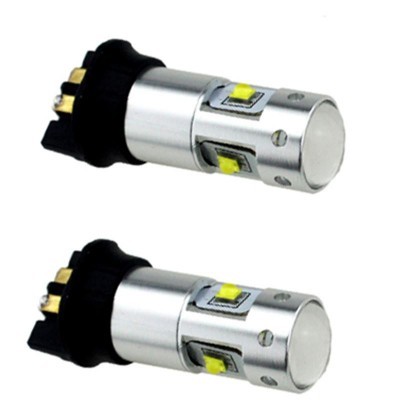 Par de lâmpadas LED automotivas com corpo metálico e base preta