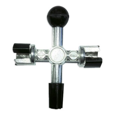 Ferramenta metálica em cruz com pontas pretas de plástico e fundo branco