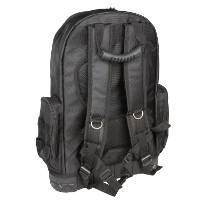 Mochila preta com alças almofadadas e bolsos laterais