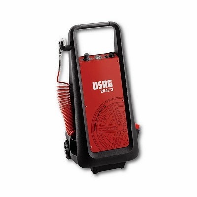 Carrinho com equipamento de ar comprimido USAG em fundo branco