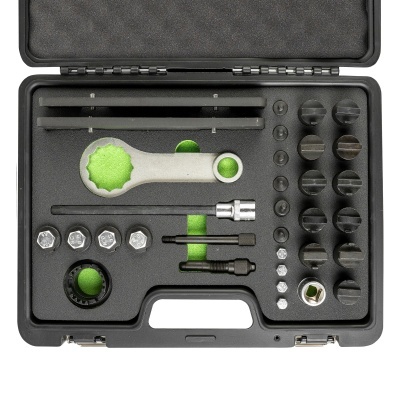 Caixa de ferramentas preta com várias chaves e adaptadores em espuma