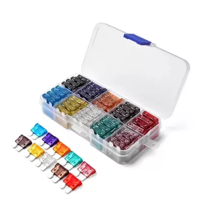Conjunto de fusíveis automotivos coloridos numa caixa transparente com tampa branca