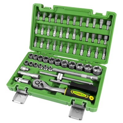 Conjunto de ferramentas com chave de catraca e acessórios em caixa verde