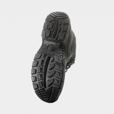 Sola de bota preta com padrão de ranhuras