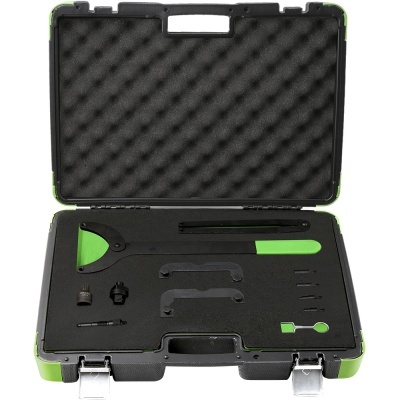 Conjunto de ferramentas em estojo preto com interior de espuma preta e peça com cabo verde