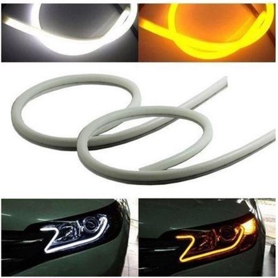 Tiras de luz LED branca e amarela aplicadas em faróis de carro