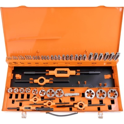 Conjunto de ferramentas para roscar com caixa metálica laranja aberta