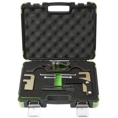 Conjunto de ferramentas metálicas em estojo preto com espuma interna