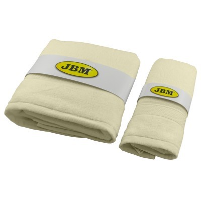 Conjunto de duas toalhas bege claro com etiquetas e logótipo JBM