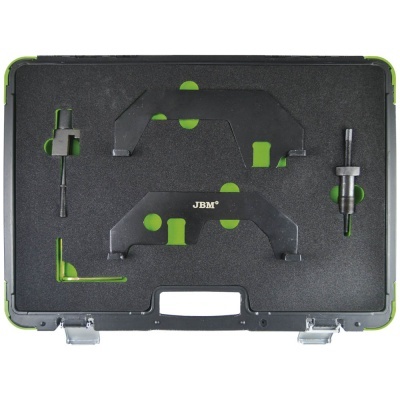 Estojo preto com ferramentas metálicas cinzentas e detalhes verdes