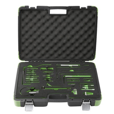 Mala de ferramentas preta e verde aberta com espuma interna para ferramentas