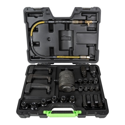 Conjunto de ferramentas hidráulicas numa caixa preta com fecho verde