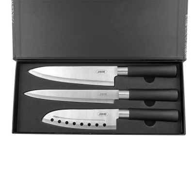 Conjunto de três facas de cozinha JBM com lâminas de aço inox e cabos pretos em caixa preta