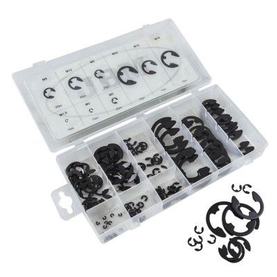 Estojos transparentes com anéis elásticos E-clip pretos organizados por tamanho.