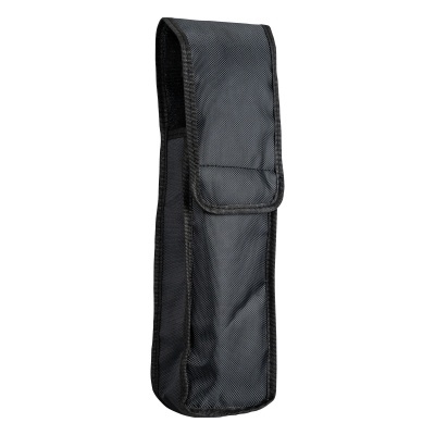 Bolsa preta estreita com aba de fecho em tecido sintético