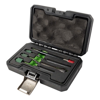 Estojo preto com ferramentas metálicas pequenas em espuma