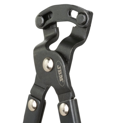 Ferramenta preta com detalhes metálicos e texto SBN