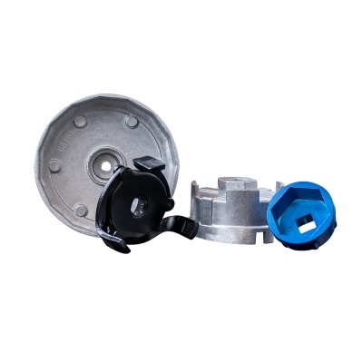 Conjunto de ferramentas automóvel com várias peças em cinzento, preto e azul