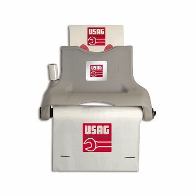 Ferramenta metálica cinza com etiquetas USAG em branco e vermelho