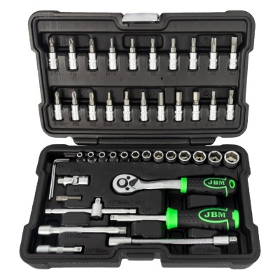 Conjunto de ferramentas JBM com várias chaves e soquetes organizados numa caixa preta