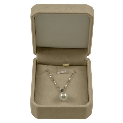 Colar com pendente de pérola branca em caixa de veludo bege