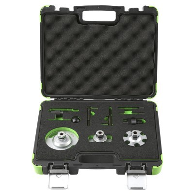 Estojo de ferramentas preto e verde com ferramentas metálicas organizadas em espuma preta