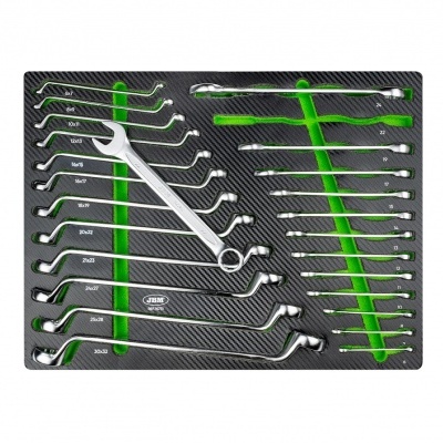 Conjunto de chaves fixas em metal cromado organizadas em bandeja preta com detalhes verdes