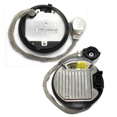 Dois módulos eletrónicos redondos em metal com cabos isolados e etiquetas, sobre fundo branco