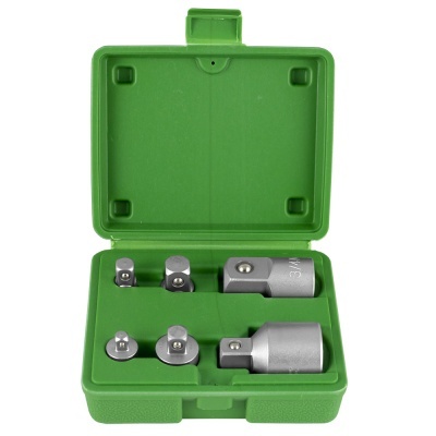 Conjunto de adaptadores em caixa verde com cinco peças metálicas.