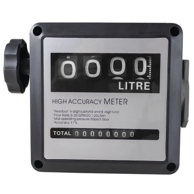 Medidor de líquidos quadrado cinza com visor digital e texto em inglês