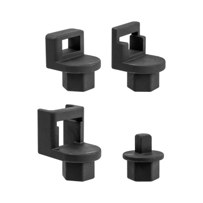 Tampas ou conectores de plástico preto com formas variadas